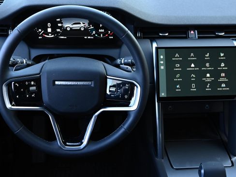 Used 2024 Land Rover Discovery Sport S image 14