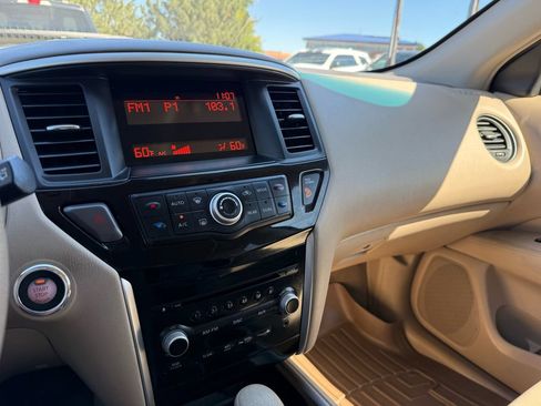 Used 2013 Nissan Pathfinder S AWD/4WD image 29