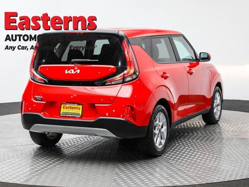 Used 2023 Kia Soul LX w/ Option Group 015 FWD image 5