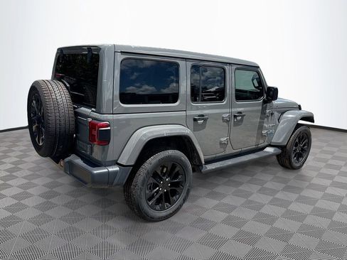 Used 2022 Jeep Wrangler Unlimited Sahara w/ Cold Weather Group AWD/4WD image 6