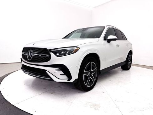 Used 2025 Mercedes-Benz GLC 300 4MATIC image 14