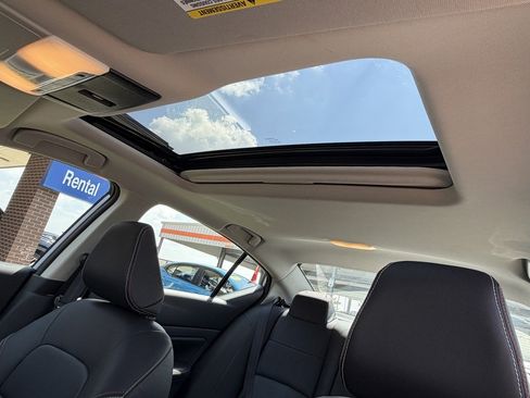 Used 2025 Nissan Altima 2.5 SR w/ SR Premium Package FWD image 16