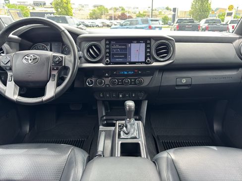 Used 2021 Toyota Tacoma TRD Sport w/ TRD Premium Sport Package AWD/4WD image 9