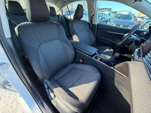Used 2025 Toyota Camry LE image 35