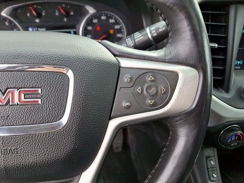 Used 2017 GMC Acadia SLT AWD/4WD image 18