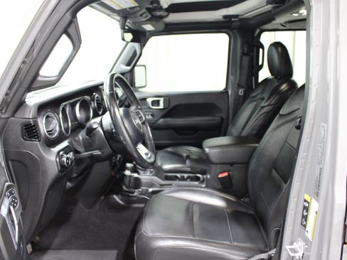 Used 2021 Jeep Wrangler Unlimited Sahara image 3