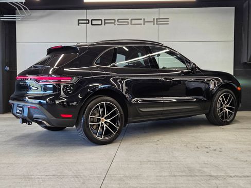 Certified 2025 Porsche Macan AWD/4WD image 6