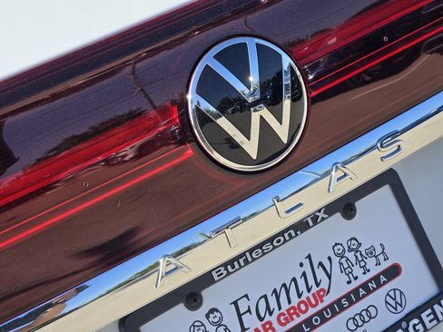New 2026 Volkswagen Atlas Cross Sport SE FWD image 9