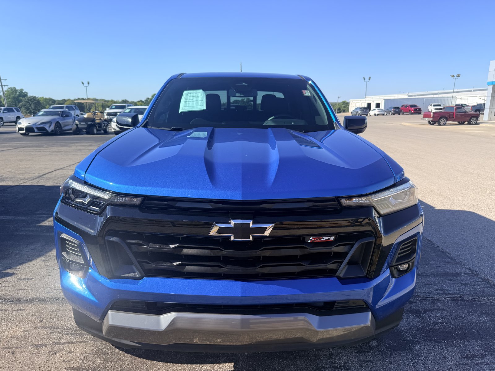 Used 2024 Chevrolet Colorado Z71 w/ Z71 Convenience Package 2 AWD/4WD image 3
