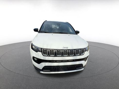 Used 2025 Jeep Compass Limited image 7