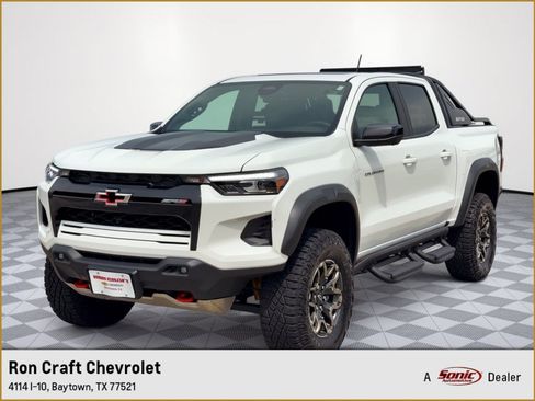 Used 2024 Chevrolet Colorado ZR2 w/ LPO, Sports Bar Package AWD/4WD image 1