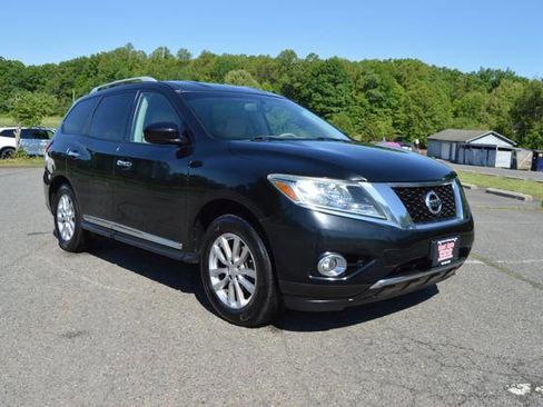 Used 2014 Nissan Pathfinder SL w/ SL Tech Package AWD/4WD image 3