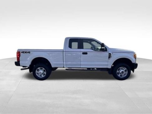 Used 2017 Ford F250 XL w/ Power Equipment Group AWD/4WD image 8