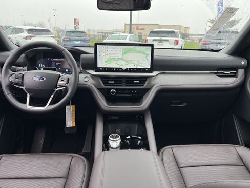 New 2026 Ford Explorer Platinum image 23
