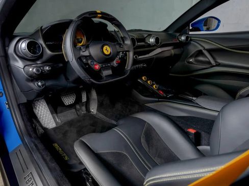 Used 2022 Ferrari 812 GTS RWD image 4