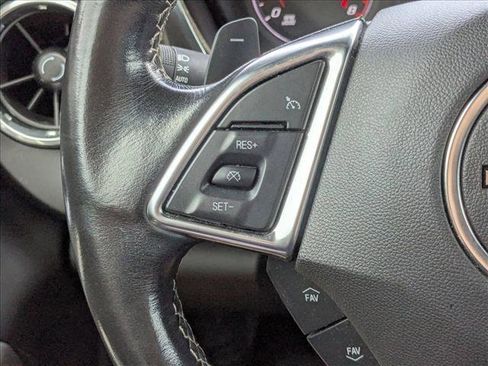 Used 2018 Chevrolet Camaro LT RWD image 4