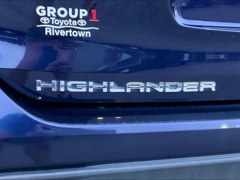 Used 2022 Toyota Highlander XSE FWD image 30