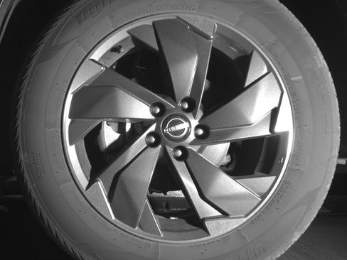 Used 2025 Nissan Rogue SV image 12