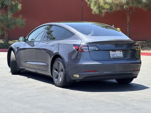 Used 2022 Tesla Model 3 RWD image 5