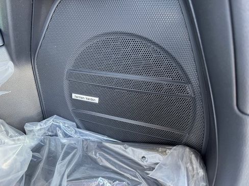 Used 2025 Subaru Ascent Bronze Edition w/ Onyx Package image 14