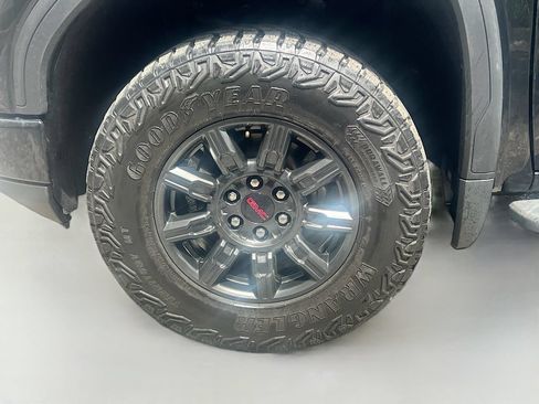 Used 2024 GMC Sierra 1500 AT4X AWD/4WD image 32
