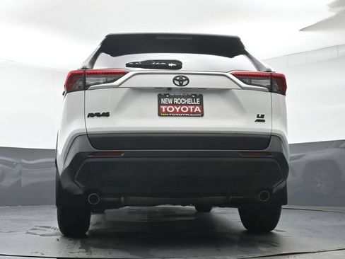 Used 2023 Toyota RAV4 LE AWD/4WD image 31
