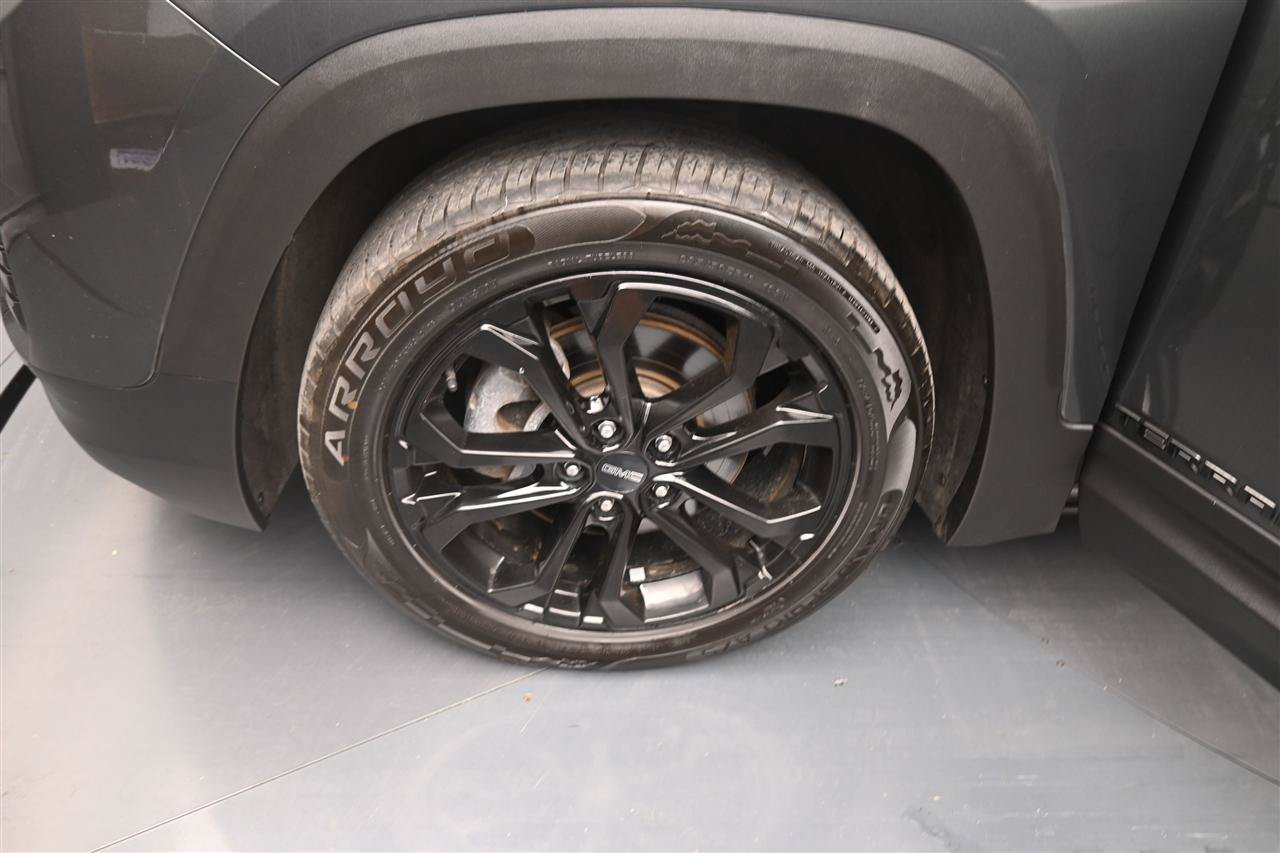 Used 2020 GMC Terrain SLT w/ Preferred Package FWD image 15