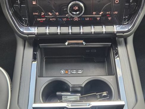 New 2026 GMC Yukon XL AT4 Ultimate AWD/4WD image 21