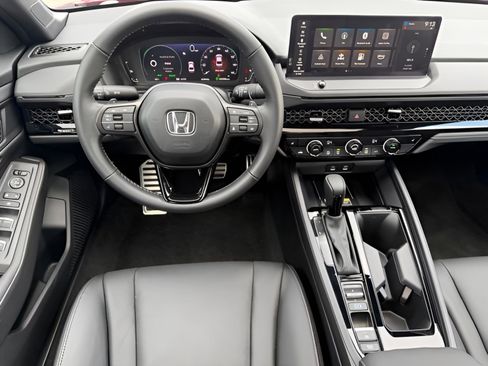 Used 2025 Honda Accord Sport image 12
