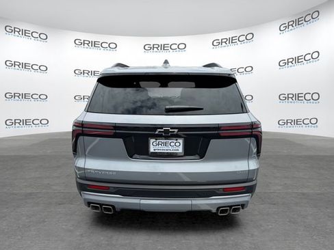 Used 2026 Chevrolet Traverse LT w/ Sun and Wheel Package FWD image 6