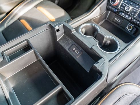 Used 2022 GMC Yukon XL AT4 image 12