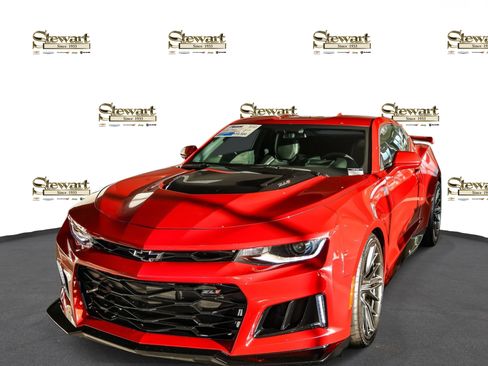 Used 2018 Chevrolet Camaro ZL1 image 1