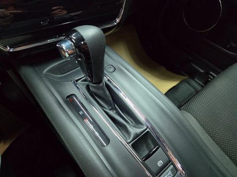 Used 2019 Honda HR-V EX image 28