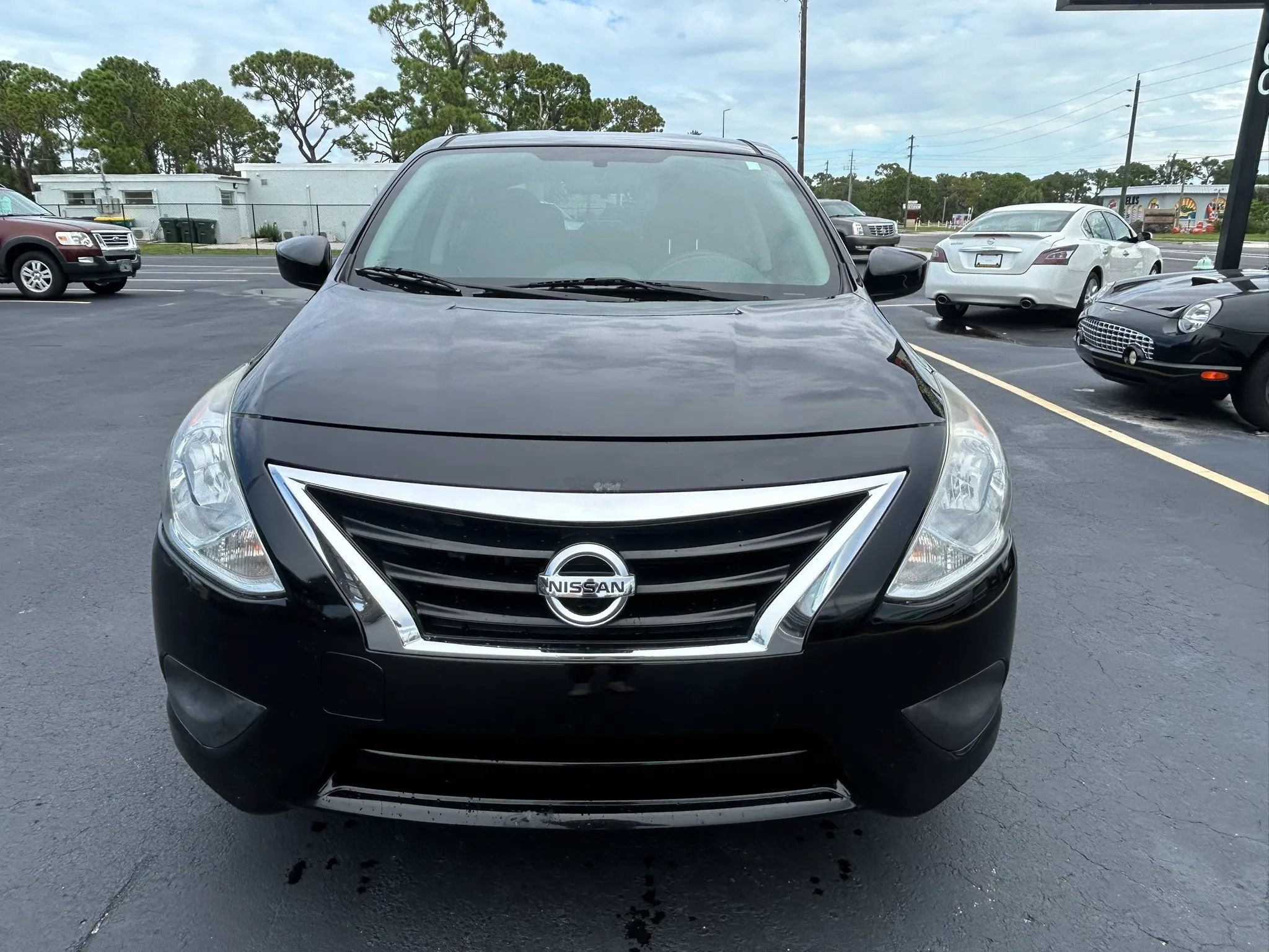 Used 2018 Nissan Versa S FWD image 13