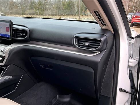 Certified 2023 Ford Explorer XLT w/ Equipment Group 202A AWD/4WD image 19