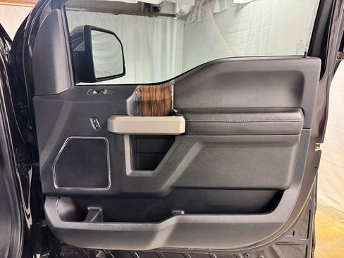 Used 2019 Ford F150 Lariat w/ Equipment Group 502A Luxury AWD/4WD image 16