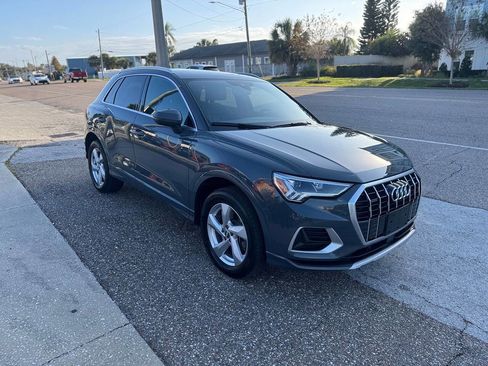 Used 2019 Audi Q3 2.0T Premium Plus image 2