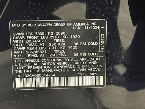 Used 2025 Volkswagen Atlas SEL Premium R-Line image 29