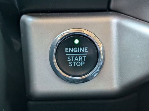 Used 2022 Ford Expedition XLT image 20