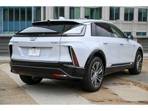 New 2026 Cadillac Lyriq Luxury image 7