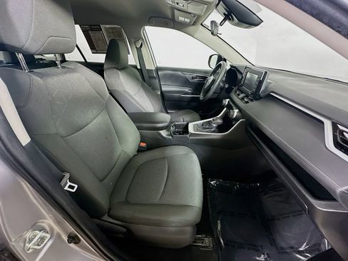 Used 2022 Toyota RAV4 XLE image 11