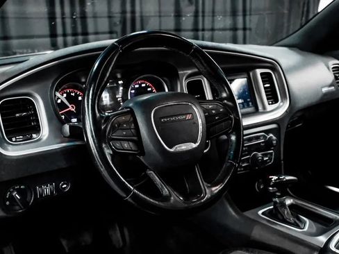 Used 2022 Dodge Charger SXT w/ Leather Interior Group RWD image 19