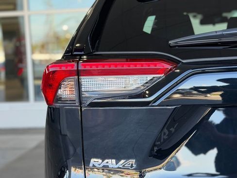 Used 2025 Toyota RAV4 XLE image 10