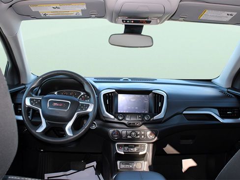 Used 2023 GMC Terrain SLE image 24