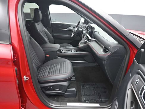 New 2026 Ford Explorer ST-Line w/ ST-Line Street Pack image 12