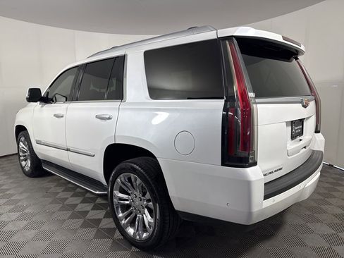 Used 2020 Cadillac Escalade Luxury w/ LPO, Radiant Package image 4