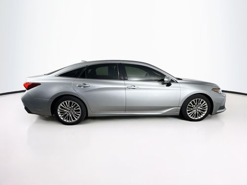 Used 2020 Toyota Avalon Limited w/ Advanced Safety Package FWD image 2
