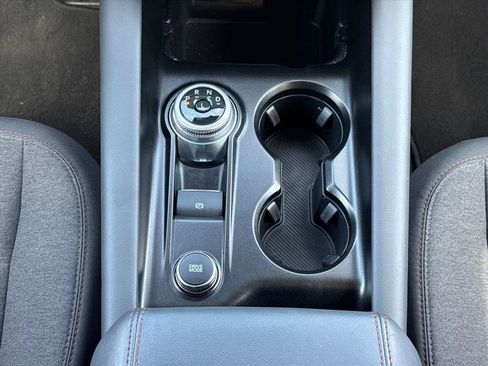 Used 2025 Ford Explorer Active AWD/4WD image 16