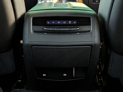 Used 2021 Cadillac Escalade ESV Luxury image 41