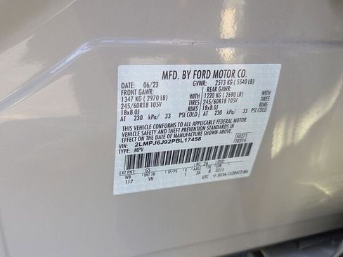 Used 2023 Lincoln Nautilus FWD w/ Premium Package image 7